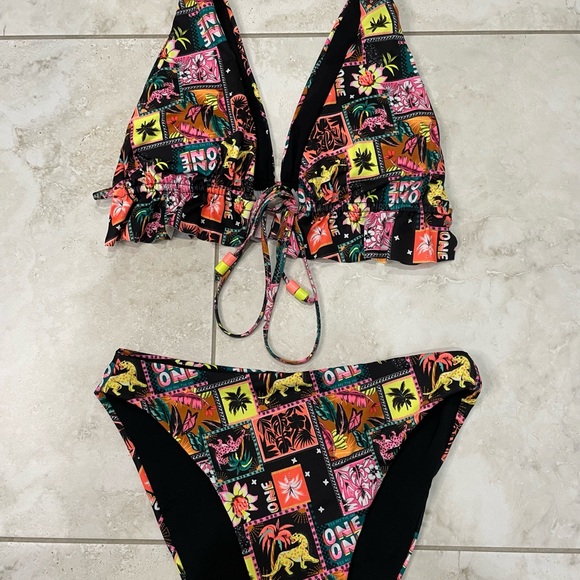 One One Swim Bikini - Picture 3 of 10